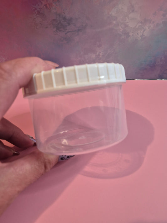 Leere Dosen mit Schraubdeckel in 2 Grössen